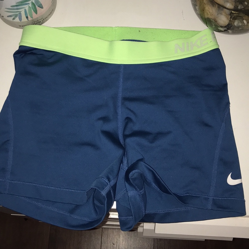 Nike pro
